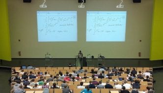 Präsentationen perfekt projiziert – Das müssen Beamer für Events leisten können