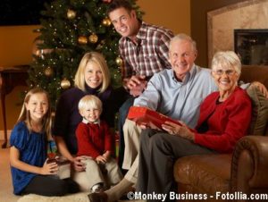 Weihnachten mit der ganzen Familieresents In Front Of Tree