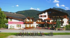 pension-flachau-zorbing-berge-500