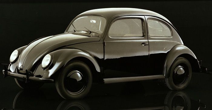 Studiofoto eines VW Käfer Prototypen in Schwarz von 1938