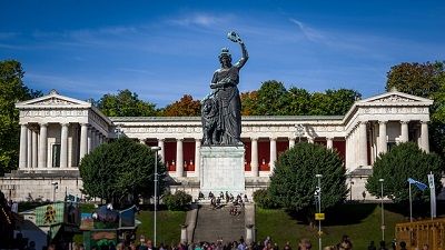 Die Bronzestatue Bavaria das Wahrzeichen des Freistaat Bayerns