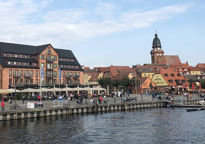 Stadtplatz von Müritz ist zu sehen. 