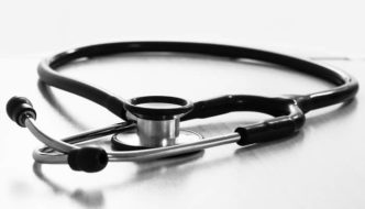 Aus der Krankenkasse geflogen – was tun?