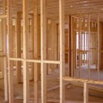 Warum steigende Holzpreise die Baubranche beeinflussen