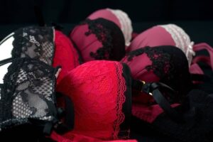 Von Korsetts bis hin zu Spitzen: Die heißesten Unterwäsche-Trends