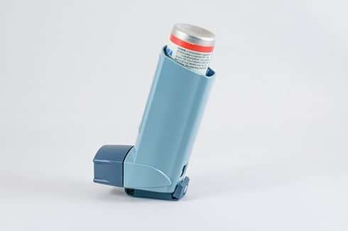 Ein Inhalator ist abgebildet