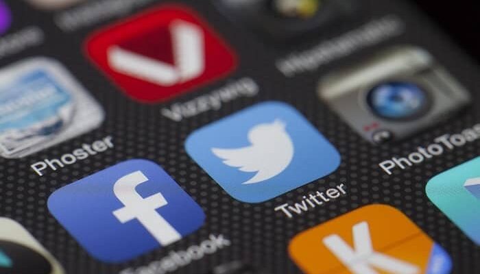 Die Auswirkungen von Social Media auf unsere Beziehungen und unser Wohlbefinden